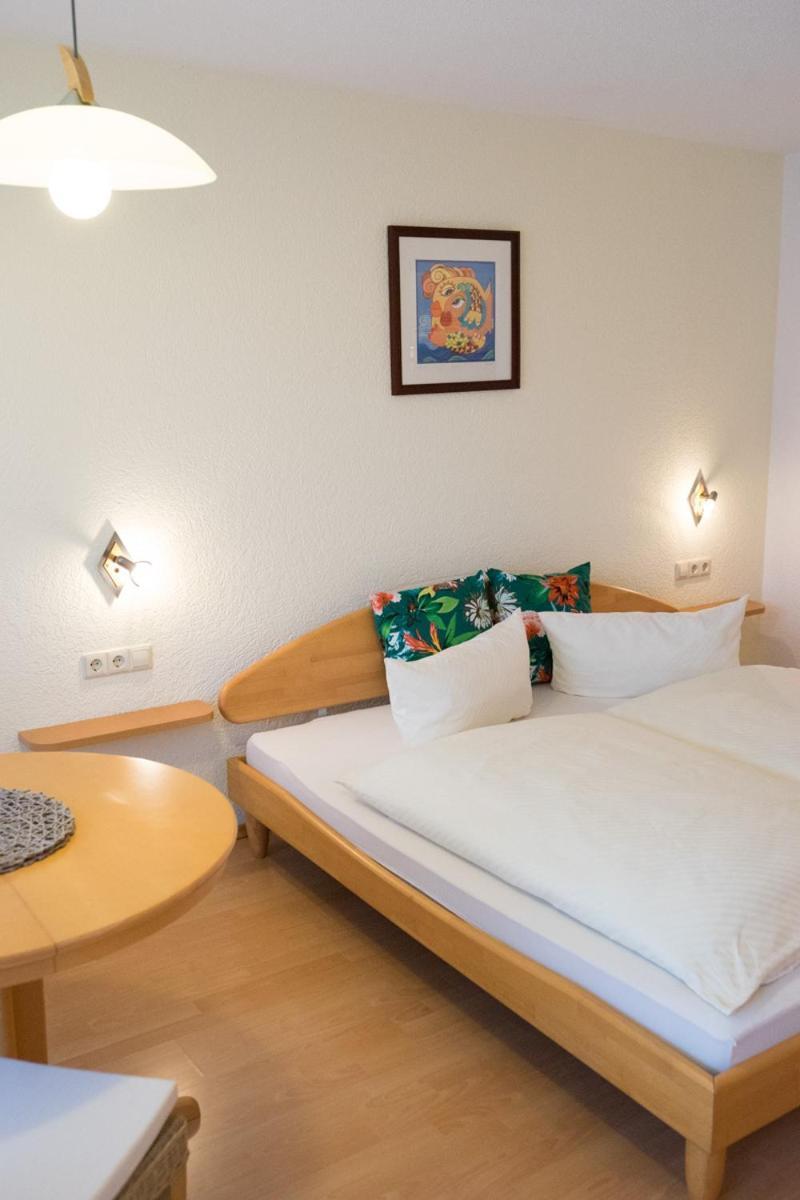 Gaestehaus Maeder Am Hafen Uhldingen-Mühlhofen Quarto foto