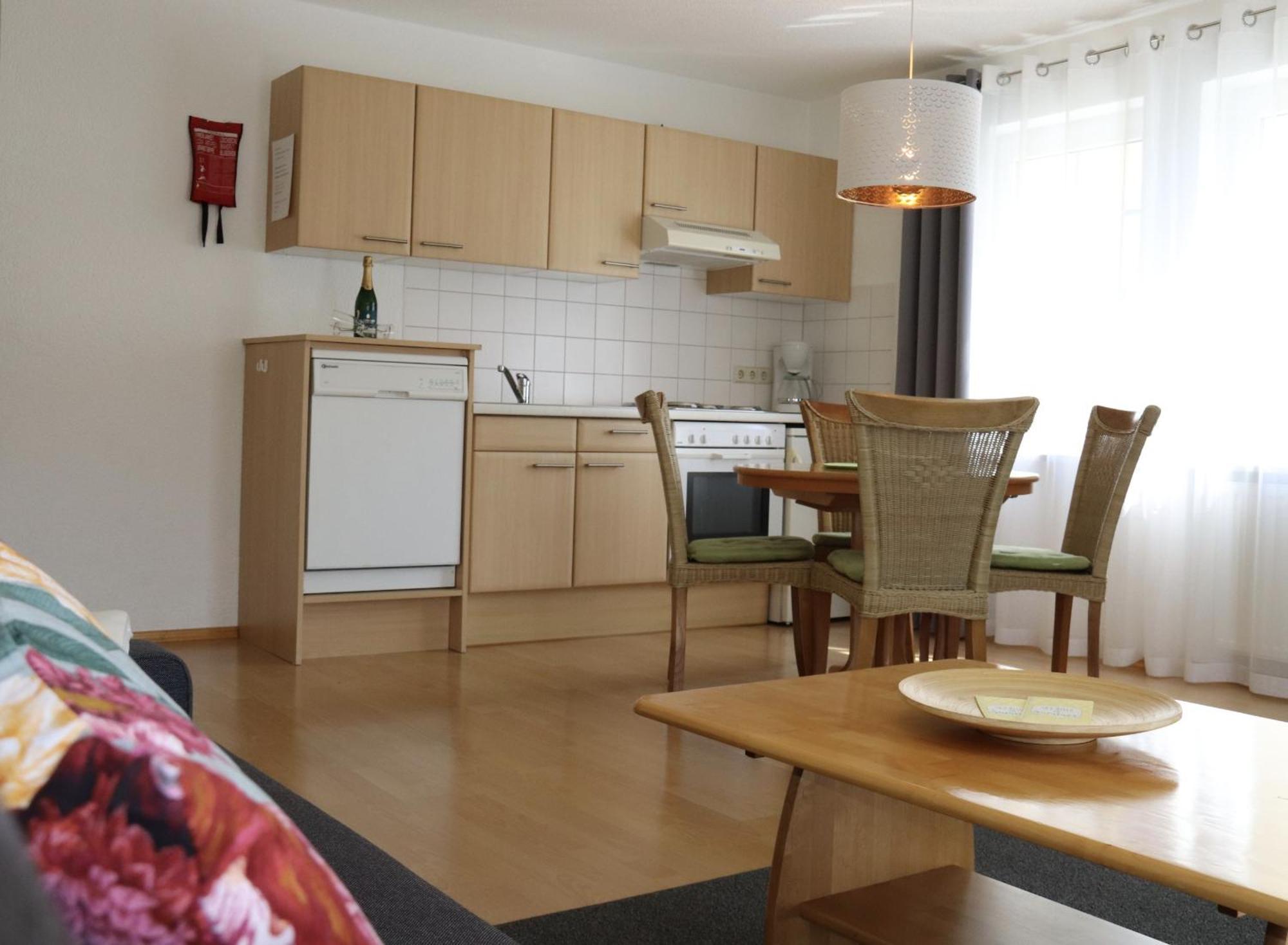 Gaestehaus Maeder Am Hafen Uhldingen-Mühlhofen Quarto foto